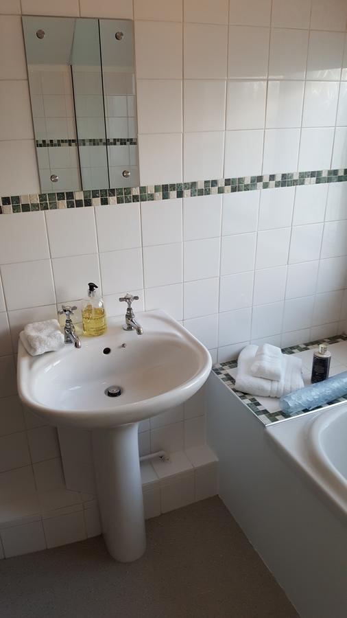 Sadlers Guest House Wokingham Zewnętrze zdjęcie